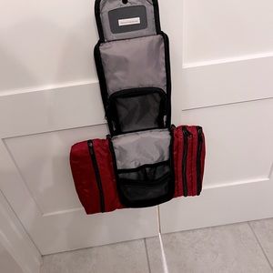 eBags Classic Large Pack-it-Flat Toiletry Kit